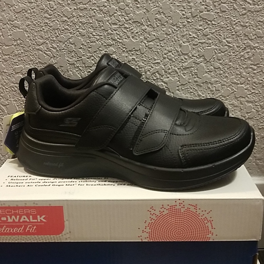 Skechers woman go walk relaxed fitsize 8.5 black